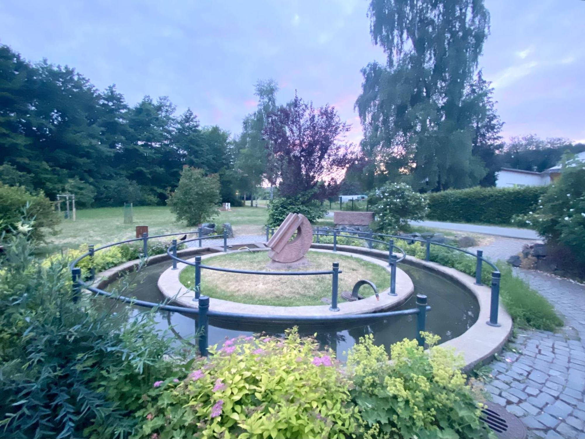 Fruehstueckspension Zur Krone Bad Endbach エクステリア 写真
